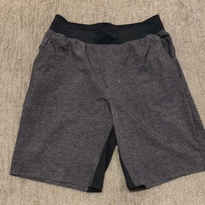 Lululemon Men's Gray Athletic Shorts Small